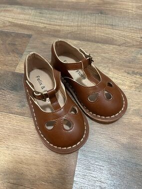 Felix & Flora Brown Toddler Mary Jane Ballet Flats Velcro Strap Toddler Size 6